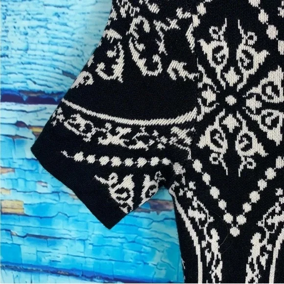 ROMEO & JULIET Couture
Short Sleeve Knit Dress - Picture 3 of 7